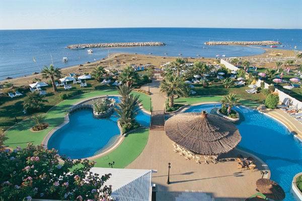 ����� Golden Bay Beach, ����