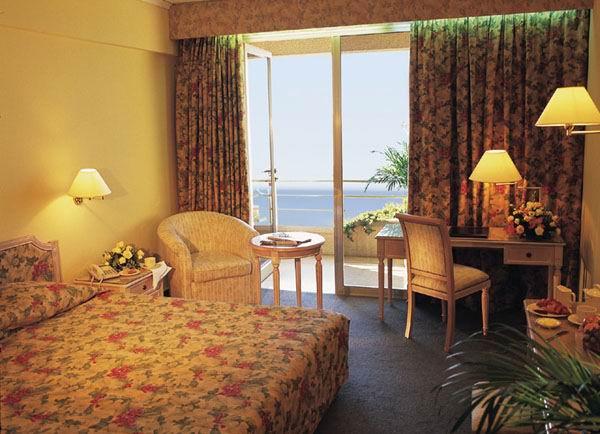 ����� Golden Bay Beach, ����