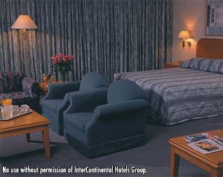 ����� Holiday Inn International Airport, ����