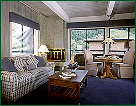 ����� Aspen Square Condominiums, ����