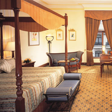 ����� The Oberoi Grand, ����