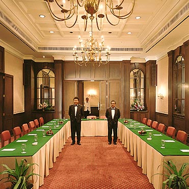 ����� The Oberoi Grand, ����