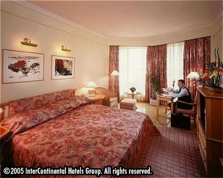 ����� Holiday Inn Bombay, ����