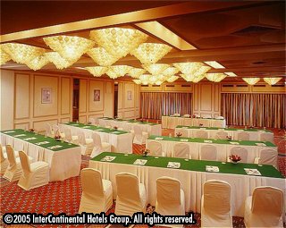 ����� Holiday Inn Bombay, ����