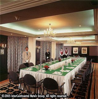 ����� Holiday Inn Bombay, ����