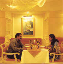 ����� Yuvarani Residency, ����