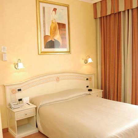 ����� Golden Tulip Hotel Yerevan, ����