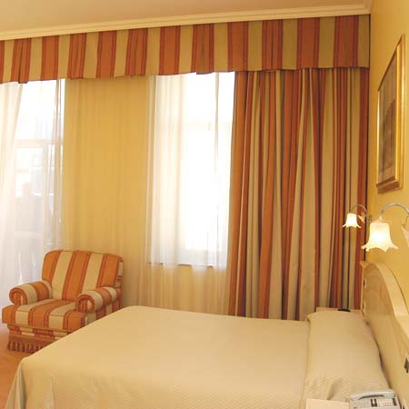 ����� Golden Tulip Hotel Yerevan, ����