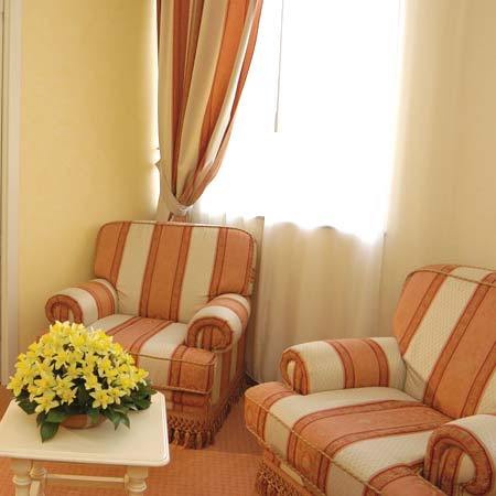 ����� Golden Tulip Hotel Yerevan, ����