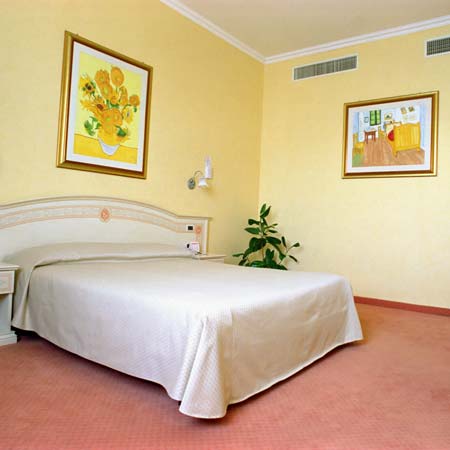 ����� Golden Tulip Hotel Yerevan, ����