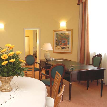 ����� Golden Tulip Hotel Yerevan, ����