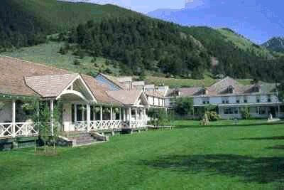 ����� Chico Hot Springs Lodge, ����