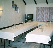����� Oakwood Manor, ����