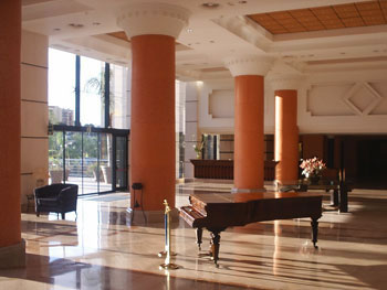 ����� Zentral Center, ����