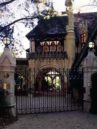 ����� Thorngrove Manor, ����