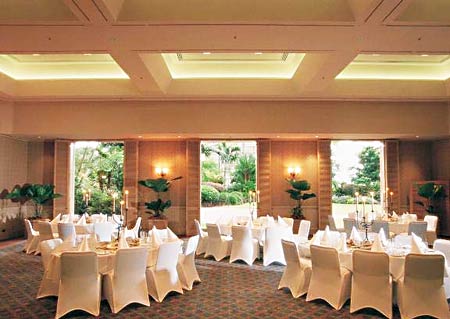 ����� Hilton Cairns, ����