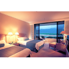 ����� Hilton Cairns, ����