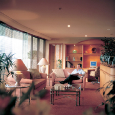 ����� Hilton Cairns, ����
