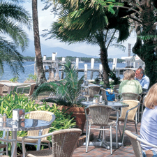 ����� Hilton Cairns, ����