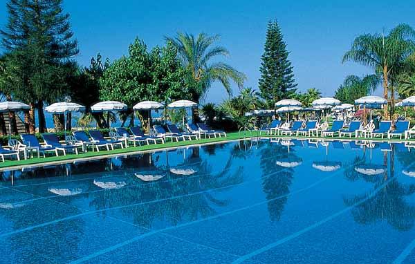 ����� Amathus Beach, ����