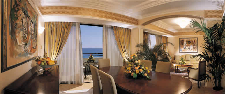 ����� Amathus Beach, ����