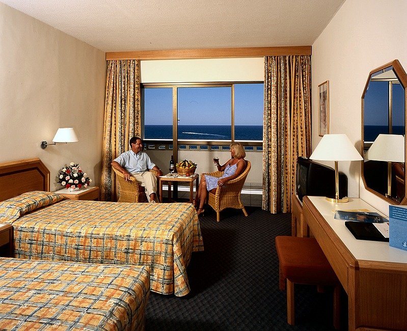 ����� Athena Beach, ����