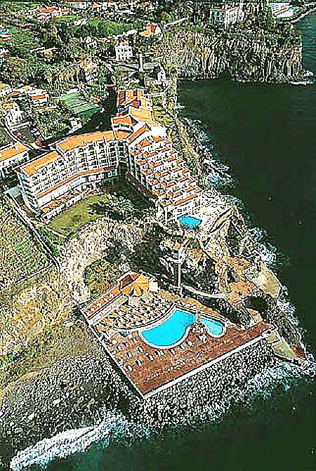 ����� The Cliff Bay, ����