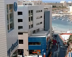 ����� Bay Street, ����