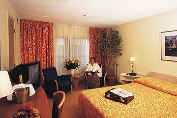 ����� Golden Tulip Inntel, ����